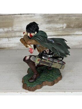 Attack on Titan Captain Levi Ackerman PVC Action Figure Model VGC
